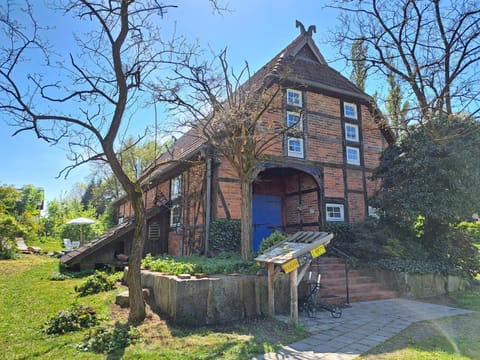 Property building, Facade/entrance, Garden