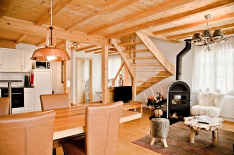 Living room, Dining area