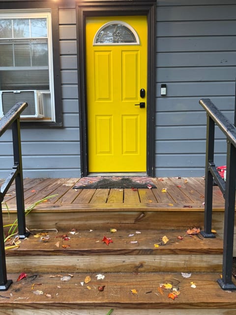 Facade/entrance, Day, Autumn, Seasons