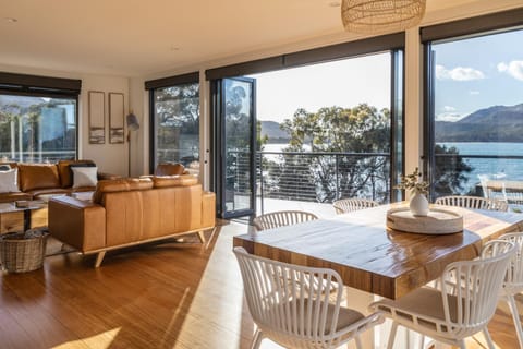 Natural landscape, View (from property/room), Balcony/Terrace, Living room, Seating area, Dining area, Mountain view, Sea view