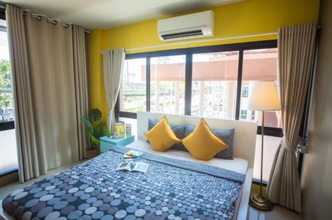 Photo of the whole room, Bedroom, air conditioner