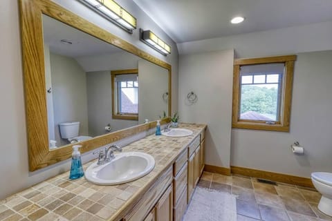 Huge Home w Studio Apt-Mountain Views-Hot Tub-Sauna House in Cattaraugus