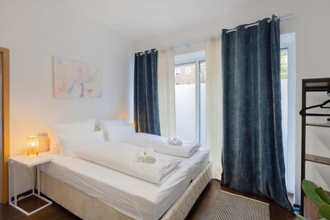 Bed, Bedroom, towels, wardrobe