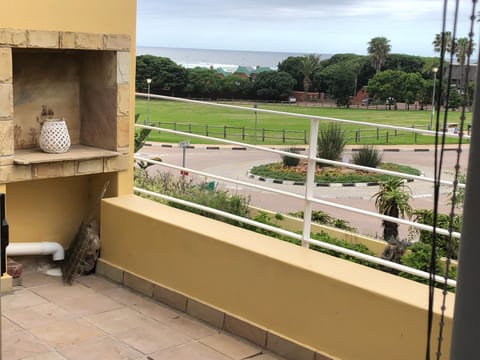 Property building, View (from property/room), Balcony/Terrace