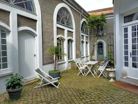 Patio, Garden, sunbed