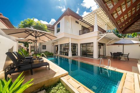 Property building, Swimming pool, Swimming pool