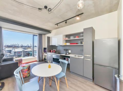Kitchen or kitchenette, Other, Dining area