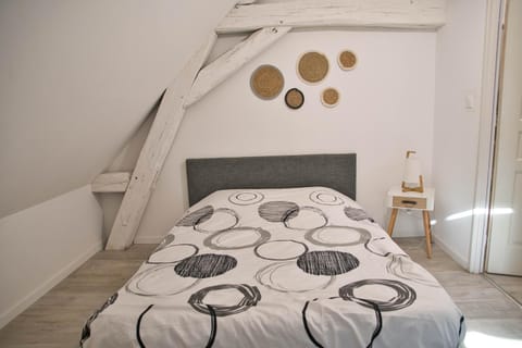 Bed, Photo of the whole room