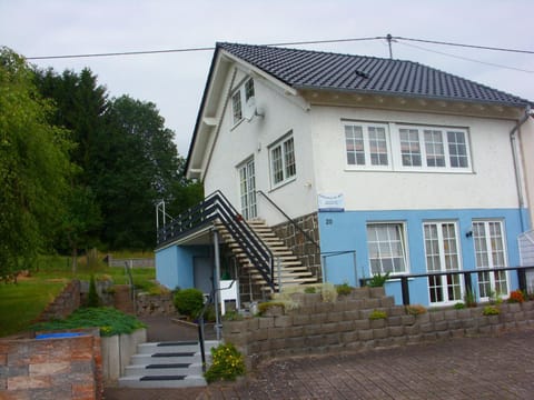Ferienhaus Am See Apartment in Trier-Saarburg
