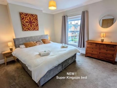 2 Bedroom Home Full Of Character House in England