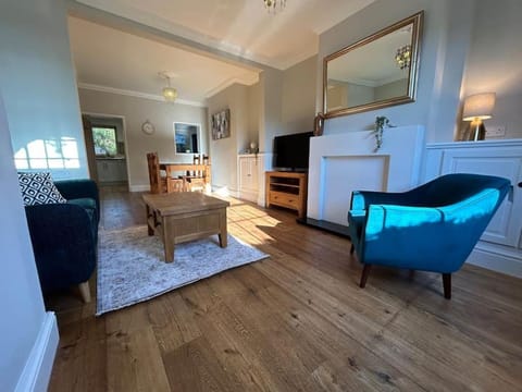 2 Bedroom Home Full Of Character House in England