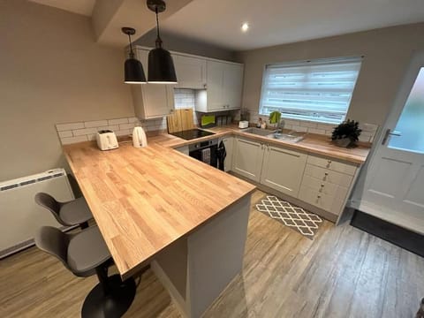 Brand New Cosy 1 Bedroom Home House in England