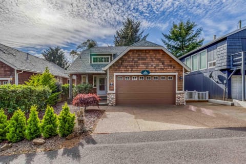 Lulas Landing House in Depoe Bay