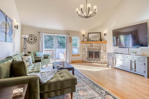 Lulas Landing House in Depoe Bay