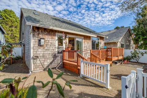 Lulas Landing House in Depoe Bay