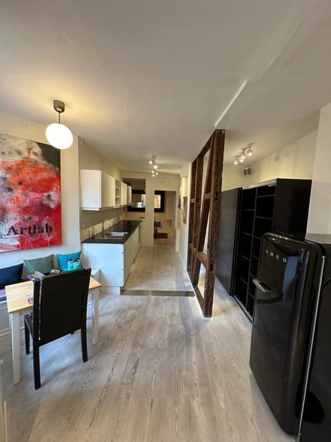 Kitchen or kitchenette, Seating area, Breakfast