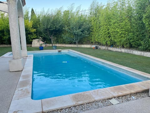 Villa provençale proche d'Avignon Villa in Villeneuve-lès-Avignon