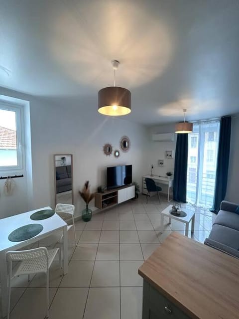 Studio dans villa proche mer Apartment in Nice