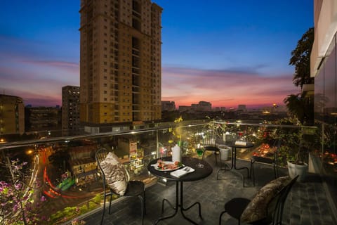 View (from property/room), Balcony/Terrace, City view