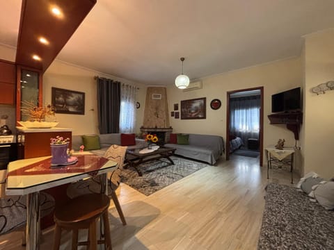 Bed, Living room