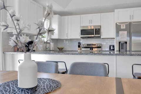 Butler Beach Bliss Modern Beach Vacation Home House in Butler Beach