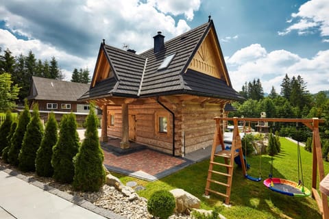 Property building, Day, Garden, Garden view