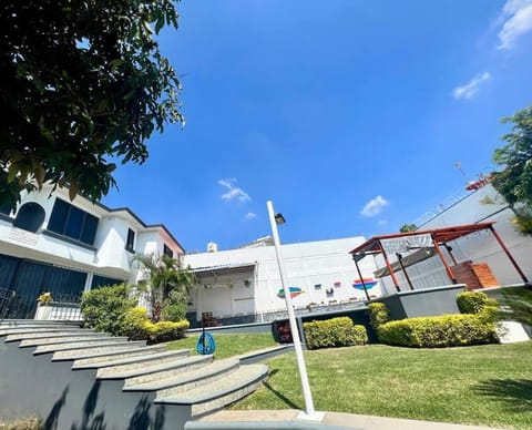 CASA Punto Medio House in State of Morelos