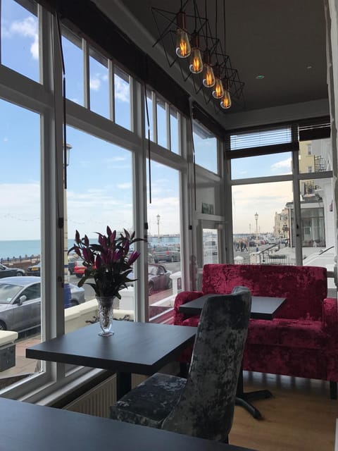 Seating area, Dining area, Landmark view, Sea view