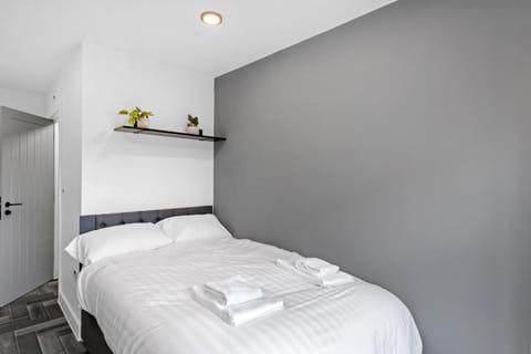 Bed, Photo of the whole room, Bedroom, towels, wardrobe