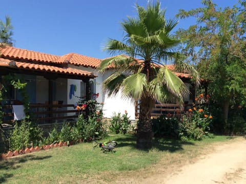 Facade/entrance, Garden