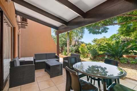 Patio, Garden, Seating area