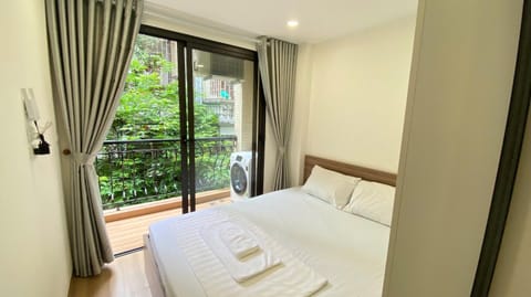 Bed, Garden, View (from property/room), Balcony/Terrace, Photo of the whole room, Bedroom, Garden view, towels