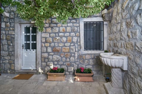 Summer, Balcony/Terrace, Street view