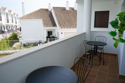 Casa Topacio, 3 bedrooms and 3 bathrooms in quiet street Apartment in Sitio de Calahonda