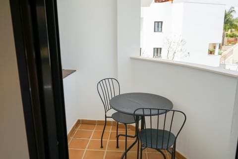 Casa Topacio, 3 bedrooms and 3 bathrooms in quiet street Apartment in Sitio de Calahonda