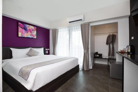 Bed, TV and multimedia