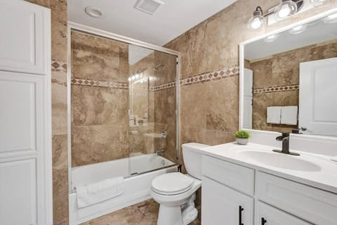 Hot Tub! Roof Top! Firepit! Boat Dock! House in Dania Beach