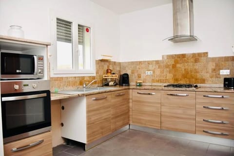 dishwasher, minibar, pet friendly, stove, toaster