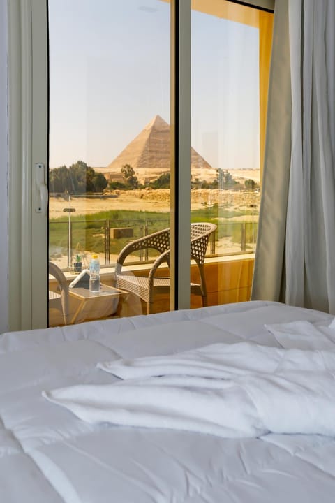 View (from property/room), Balcony/Terrace, Landmark view