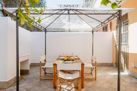 Patio, Garden, Dining area