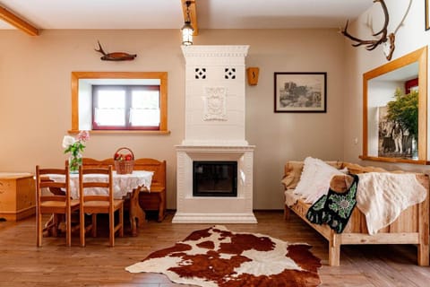 Living room, Seating area, Dining area, flat iron