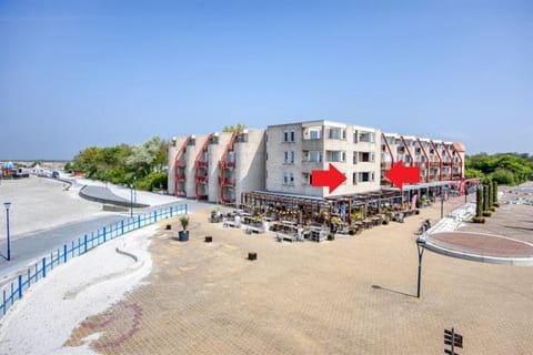 Restaurant/places to eat, View (from property/room), Beach, Windsurfing, Cycling, Lake view, Swimming pool, Location, Parking