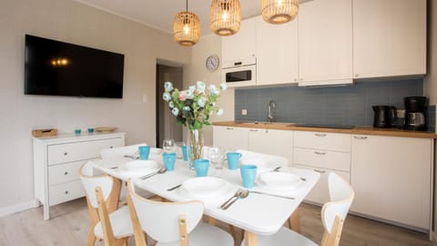 TV and multimedia, Kitchen or kitchenette, Dining area, minibar, stove