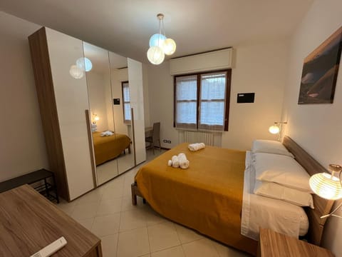 Bed, Photo of the whole room, Bedroom, safe, towels, wardrobe