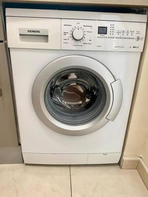 Le Central Spacieux avec loggia Apartment in Saint-Raphael