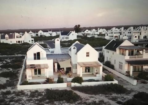 Property building, Natural landscape, Bird's eye view, Balcony/Terrace