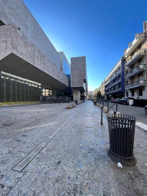 Day, Street view