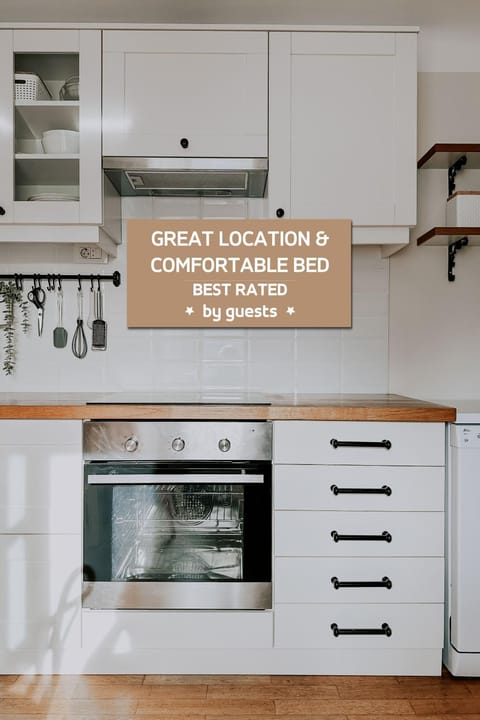 Kitchen or kitchenette, pet friendly, stove