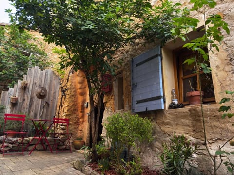 Spring, Balcony/Terrace, Dining area, Garden view, Quiet street view