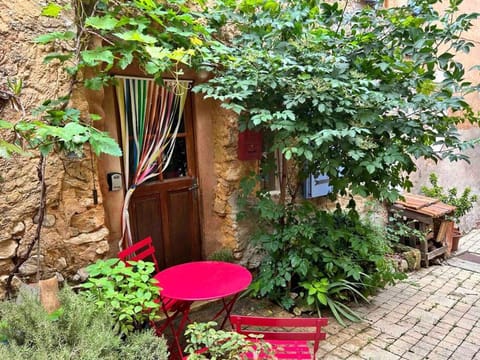 Maisonnette au pied du Mont Ventoux ste colombe Apartment in Bédoin